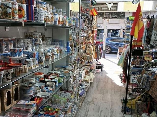 Local comercial en alquiler en travesía De Dalt, Barcelona, de 35 m² 1 habitación por 843