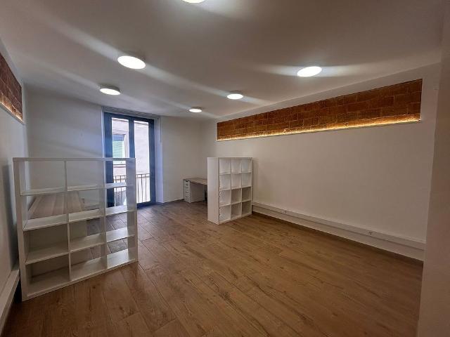 Local comercial en alquiler en travesía De L'església, Sabadell, de 25 m² por 400