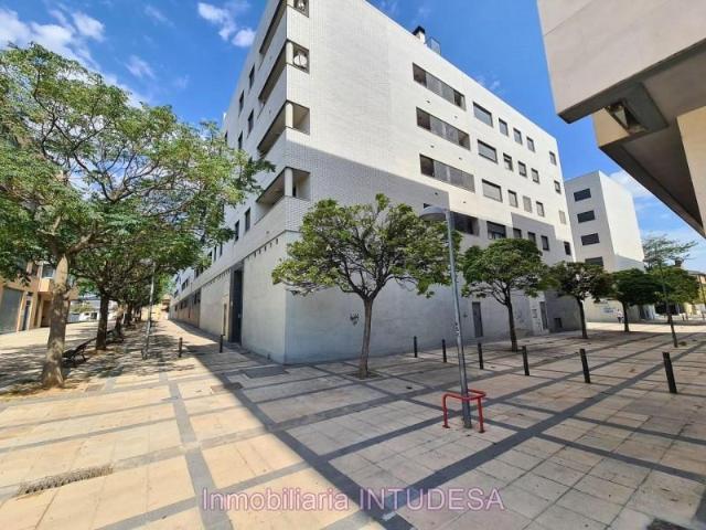 Local comercial en alquiler en Tudela, Calle Melchor Enrico Comediógrafo, 31500