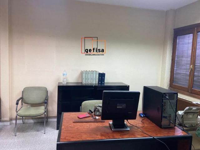 Local comercial en alquiler en Valdepeñas, Seis de Junio