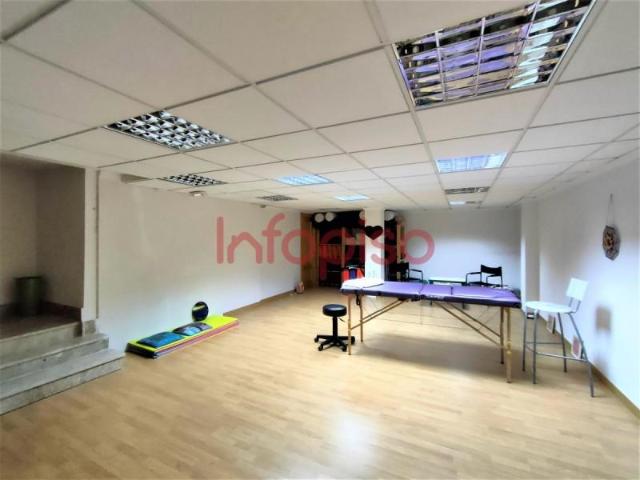 Local comercial en alquiler en Valdepeñas, Seis de Junio