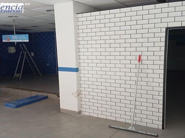 Local comercial en Alquiler en Valencia de las Torres, Valencia