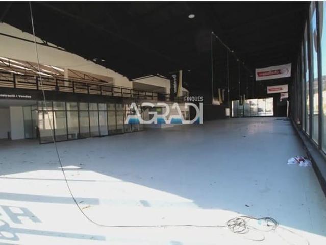 Local Comercial en alquiler en Vallirana, Barcelona
