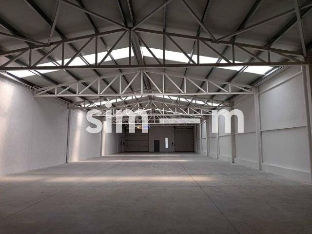 Local comercial en alquiler en Vic, de 680 m² por 2.300