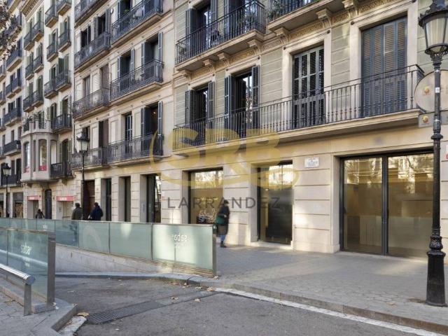 Local comercial en Alquiler en Vila de Gràcia