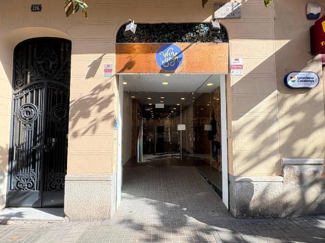 Local comercial en Alquiler en Vila de Gràcia