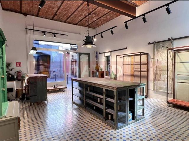 Local comercial en Alquiler en Vila de Gràcia