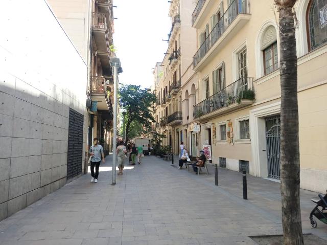 Local comercial en Alquiler en Vila de Gràcia