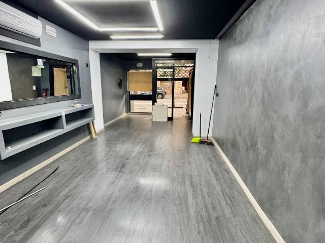 Local comercial en Alquiler en Vila de Gràcia