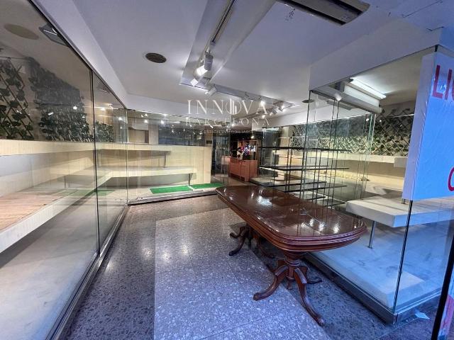 Local comercial en Alquiler en Vila de Gràcia
