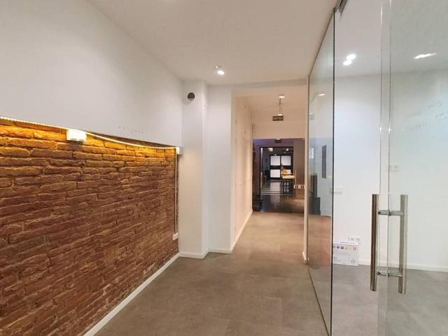 Local comercial en Alquiler en Vila de Gràcia