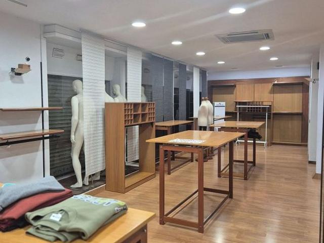 Local comercial en alquiler en Vilafranca del Penedès, de 157 m² por 4.400