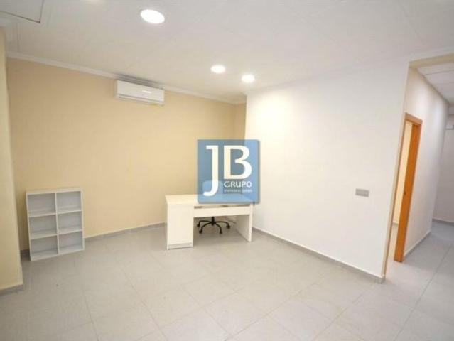 Local comercial en Alquiler en Xàtiva, Valencia