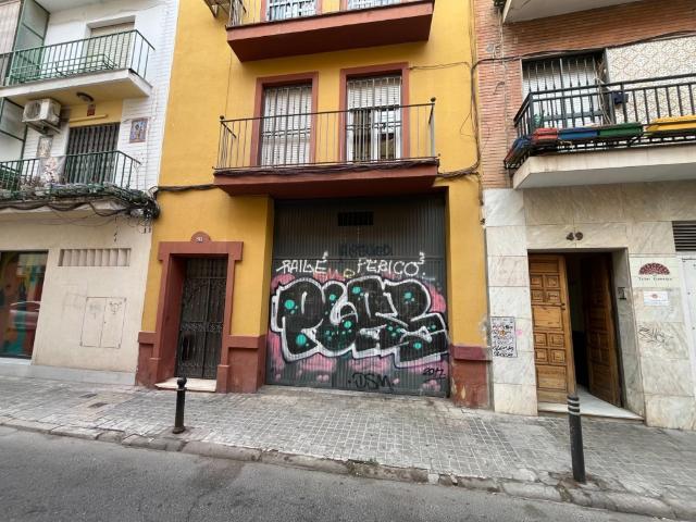 LOCAL COMERCIAL EN ALQUILER EN ZONA DOCTOR FEDRIANI