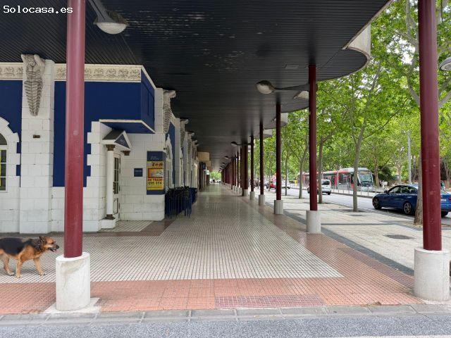 Local comercial en Alquiler en Zaragoza, Zaragoza