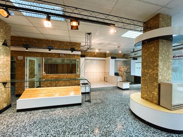 Local Comercial en Alquiler o en Venta en el Centro de Ponferrada Excelente Oportunidad