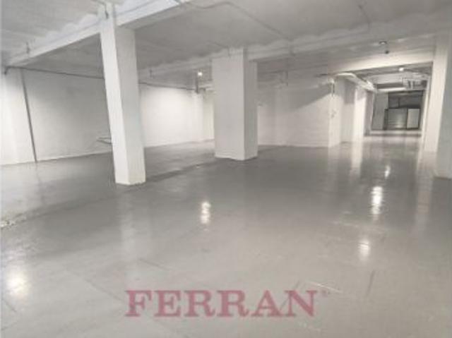 Local comercial en alquiler, Provença, Barcelona