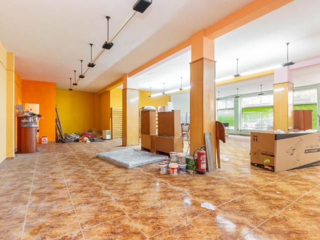 LOCAL COMERCIAL EN AUSEVA 4 Y 6