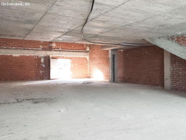 Local comercial en Av. al Vedat con gran visibilidad, escaparate y alto tránsito
