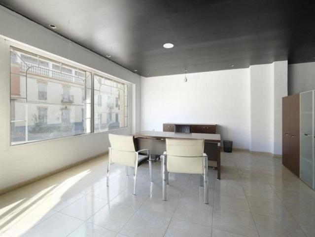 local comercial en avenida principal