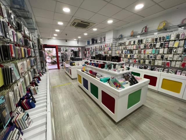 LOCAL COMERCIAL EN AVENIDA PRINCIPAL
