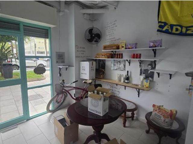 Local Comercial en Avenida Sanidad Pública