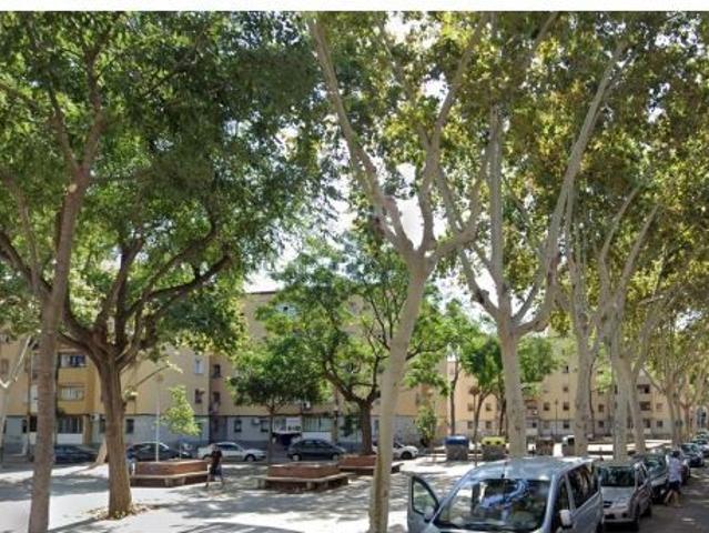 LOCAL COMERCIAL EN BADALONA