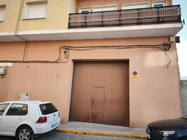 LOCAL COMERCIAL EN BARRIO SAN ISIDRO