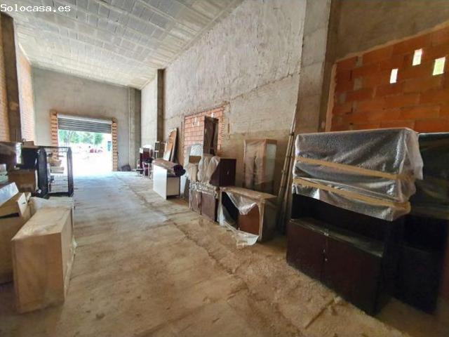 LOCAL COMERCIAL EN BRUTO, ZONA CALLE RIO NAVIA
