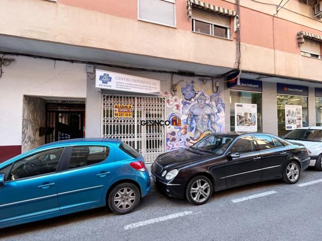 LOCAL COMERCIAL EN BUEN ESTADO
