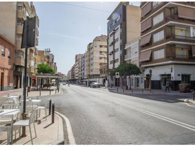 LOCAL COMERCIAL EN GRAN AVENIDA