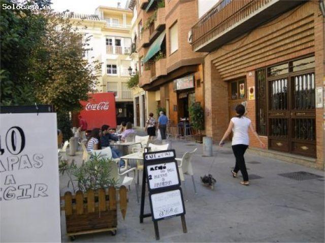 Local comercial en Granada zona Centro, 183 m. de superficie, junto a la plaza de Derecho