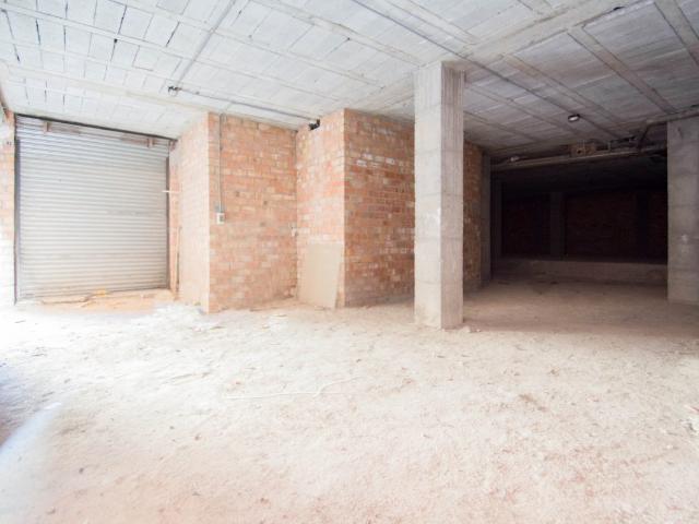 Local comercial en Granada zona Centro, 183 m. de superficie, junto a la plaza de Derecho