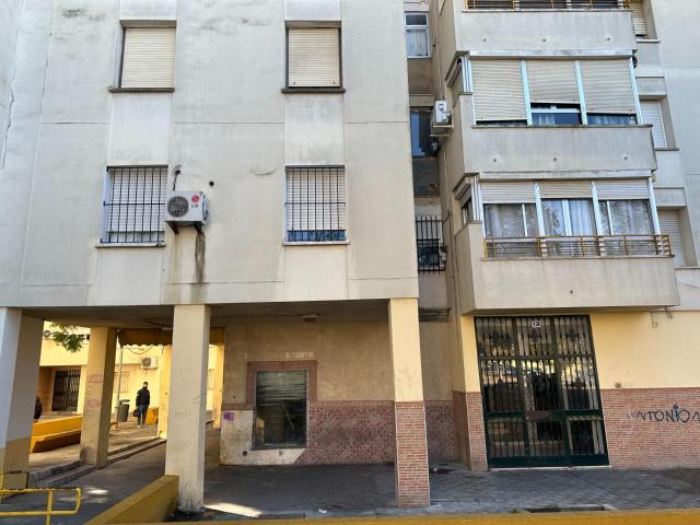 Local comercial en DOCTOR JOSE ORTEGA MATEOS JEREZ FRA