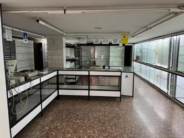 LOCAL COMERCIAL EN DOS ALTURAS