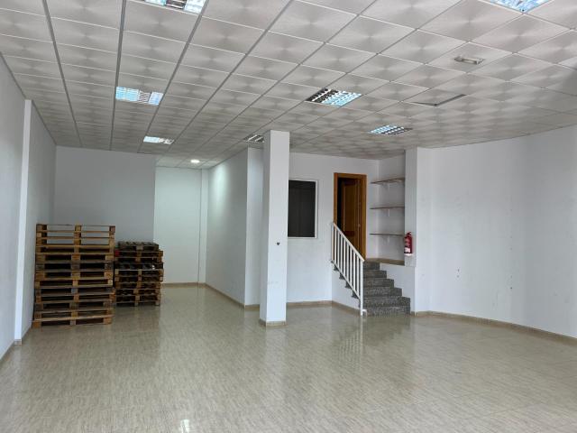 LOCAL COMERCIAL EN EL CENTRO DE LA GANGOSA