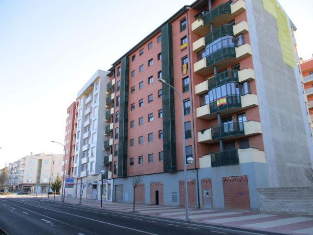 LOCAL COMERCIAL EN EL ENSANCHE