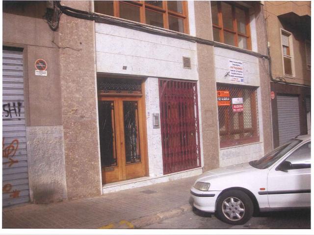 Local comercial en Elche zona Corazon de Jesus, planta sótano  baja y altillo