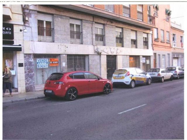 Local comercial en Elche zona Plaza Obispo Siuri, 212m2 en planta baja y 232m2 en planta sótano
