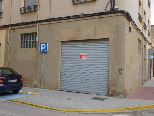 LOCAL COMERCIAL EN ESQUINA