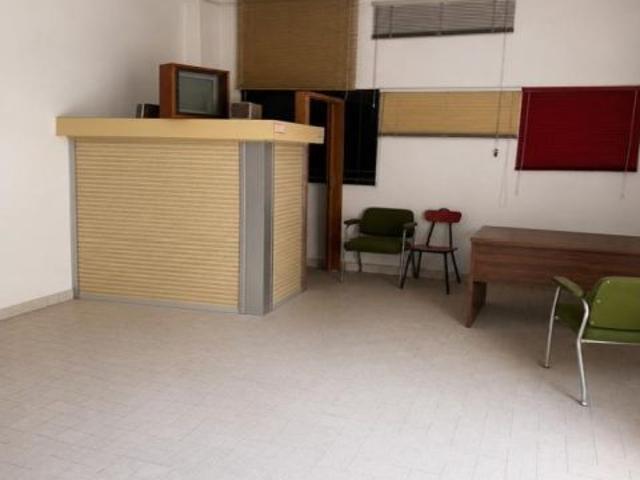LOCAL COMERCIAL EN ESQUINA DE 101 M² EN ALQUILER – GRAN VISIBILIDAD Y UBICACIÓN ESTRATÉGICA