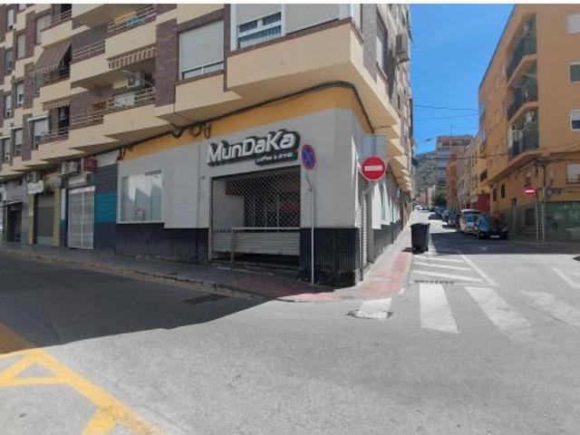 LOCAL COMERCIAL EN ESQUINA DE 228 m2 CON MÚLTIPLES POSIBILIDADES DE NEGOCIO E INVERSIÓN