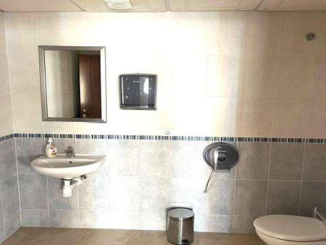 Local comercial en Huelva | 160 m2, salida a dos calles, insonorizado y listo para tu negocio