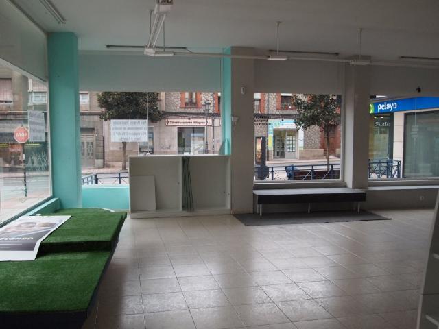 LOCAL COMERCIAL EN LA AVENIDA DE LA PUEBLA