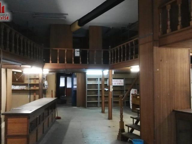 LOCAL COMERCIAL EN LA ZONA DEL POSIO