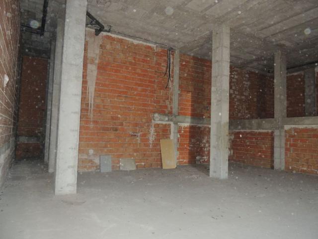 Local comercial en Molina de Segura zona El panderon, 1800 m. de superficie, propiedad de origen