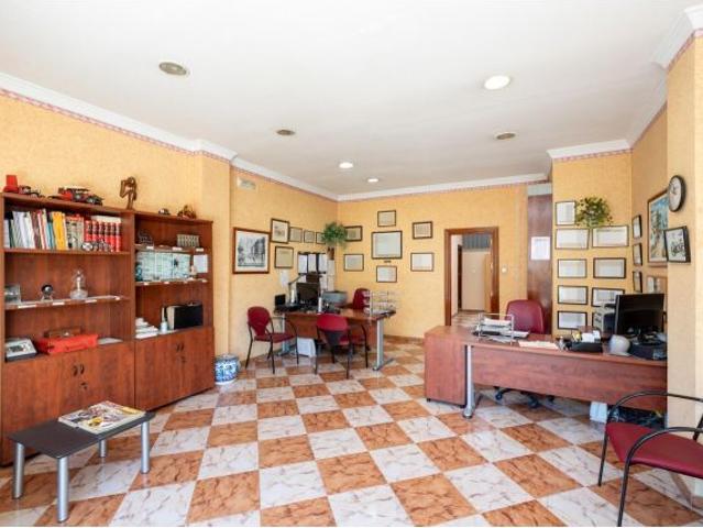 Local comercial en magnifica ubicación. Jardin de la Reina