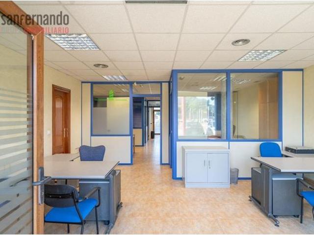 Local comercial en Miengo con zona de almacenaje