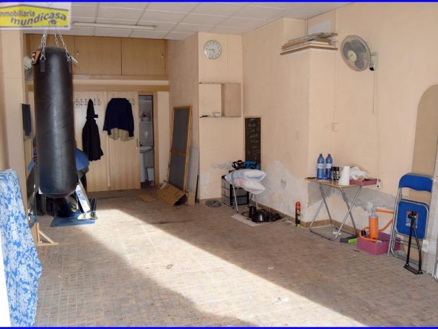 Local comercial en Santomera zona Calvario