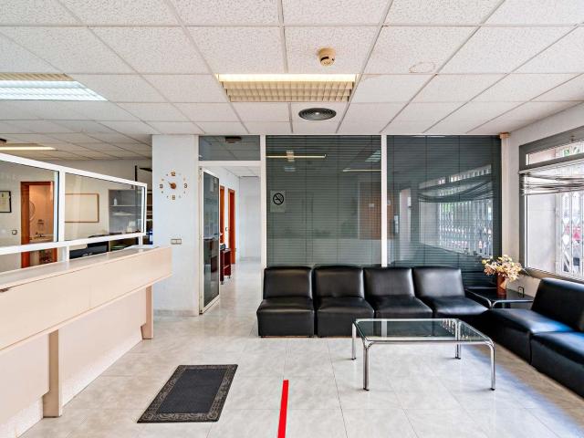 Local comercial en Santa Maria, ¡Invierte en tu negocio, invierte en ti!